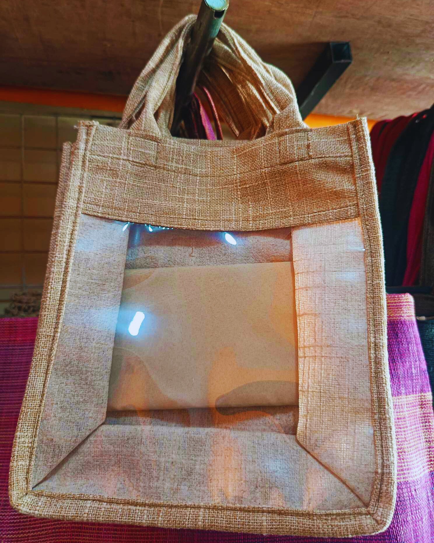 http://www.e-scs.shop/storage/photos/20/Products/Abaca Lunch Bag.jpg